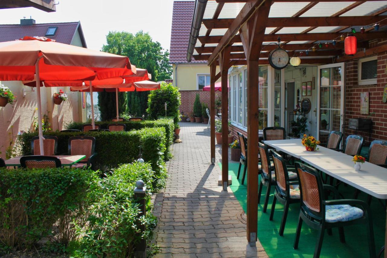 Pension-&Cafégarten Luisenhof Tangermünde Exterior foto